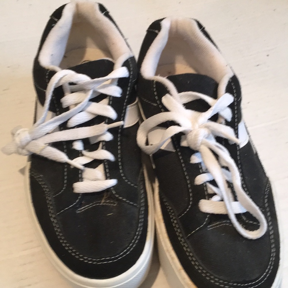 NWOT SOHO men’s sneakers